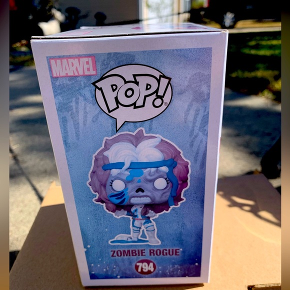 2021 Marvel Zombies “Zombie Rogue” from X-Men Game Stop Exclusive Funko Pop - Picture 4 of 7